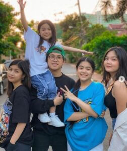 Niana-Guerrero-her-siblings