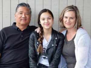 Olivia_Rodrigo_with_her_Parants