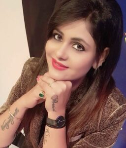 Anamika-Jain-Amberwith-hat-tattoos
