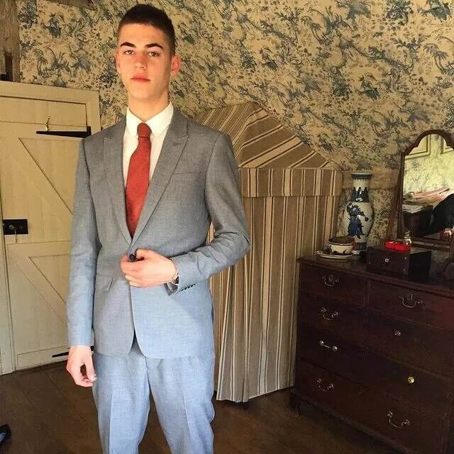 Hero-Fiennes-Tiffin