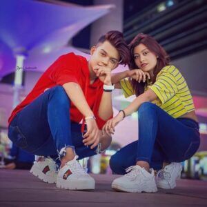 Riyaz-Aly-his_sister