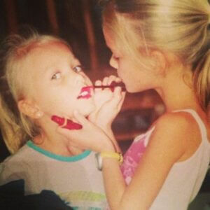 Theresa-Frostad-Eggesbo-with-her-sister