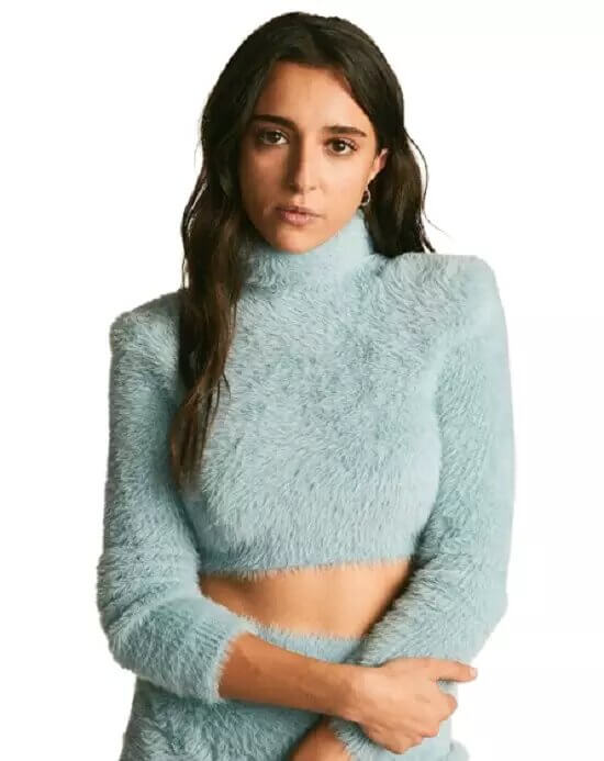 Yune_Nogueiras_with_har_picture