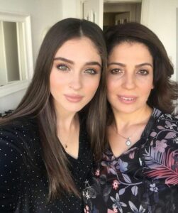 cemre-baysel-mother-Fatos-Baysel