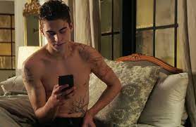 hero-fiennes-tiffin-tattoo