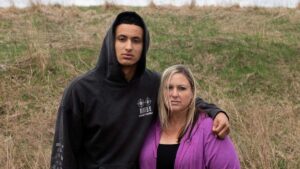 kyle-kuzma-and-mother