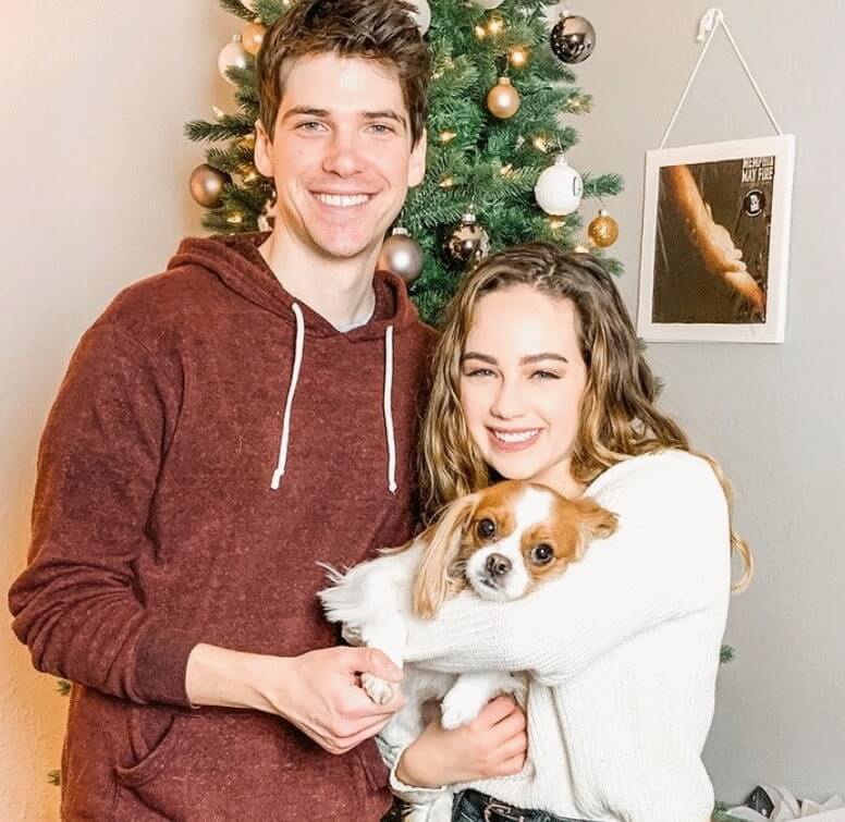 mary-mouser-boyfriend