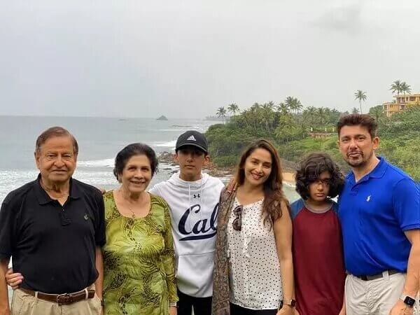 shriram-nene-family-image