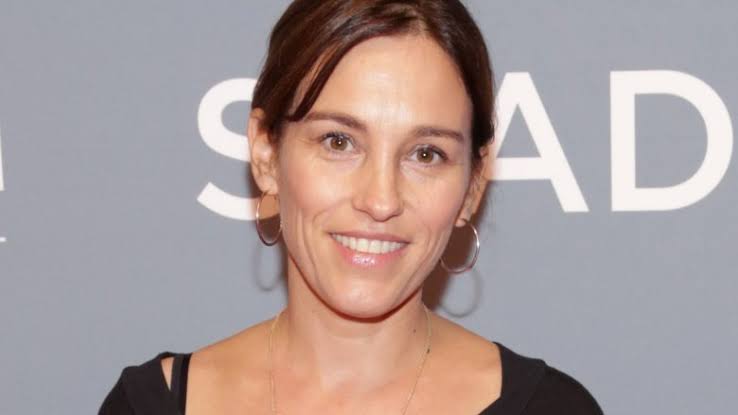 Amy-Jo-Johnson-Net-Worth-Know-the-net worth-personal-life-career-&-More