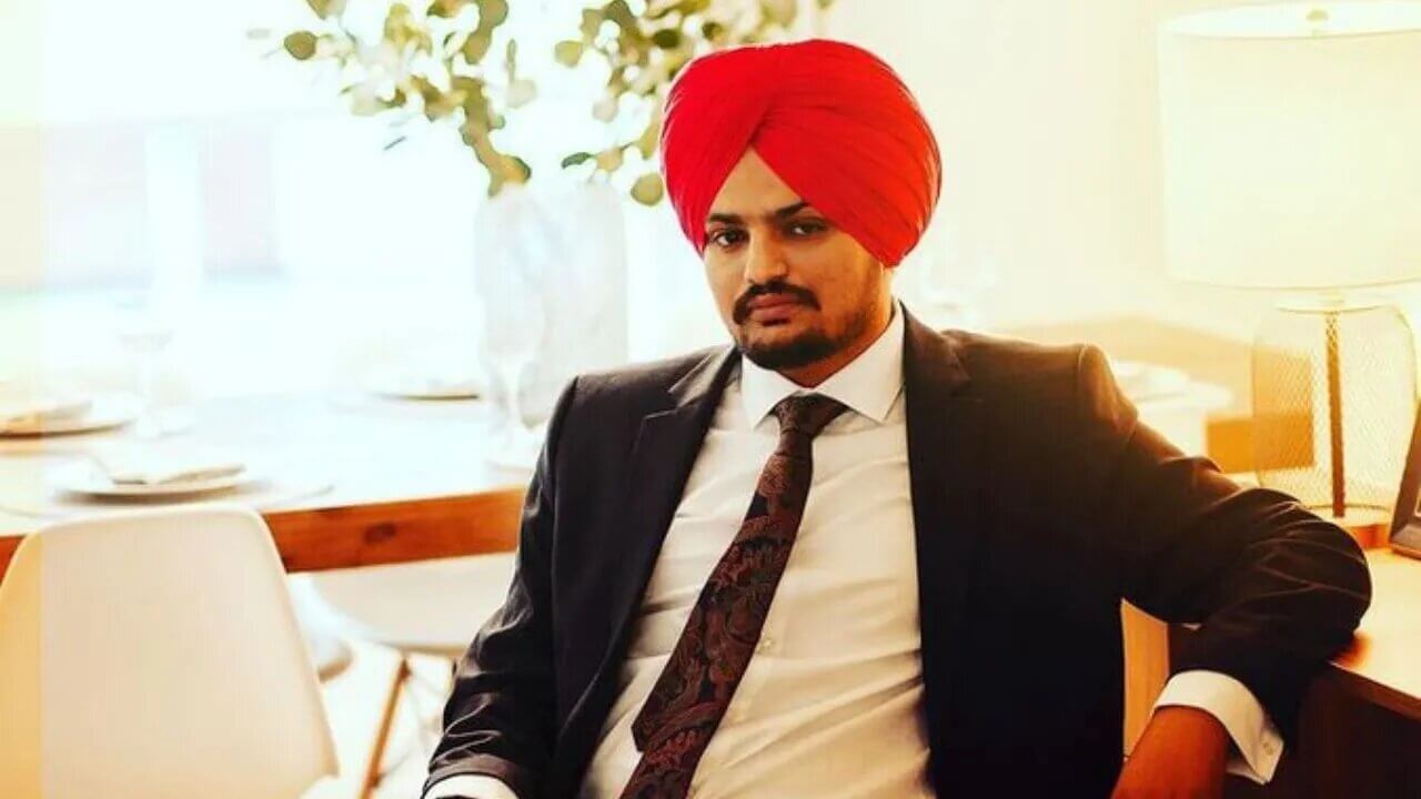 Sidhu-Moose-Wala-Net-Worth-Income-Salary-Career-personal-life